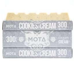 Mota Cookies and Cream Chocolate Bar